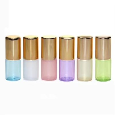 Bouteille à rouleaux d'huile essentielle en verre vide de 3 ml avec boule d'acier et couvercle en or