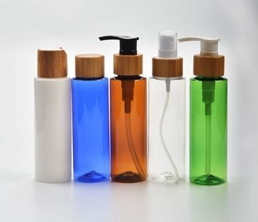 Les pots cosmétiques en plastique de bouteilles de 4 onces 120ml 500ml 10in avec des couvercles entassent en vrac 63mm