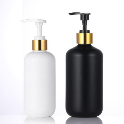 120 - bouteilles 500ml cosmétiques en plastique vides avec la pompe de jet de lotion d'or